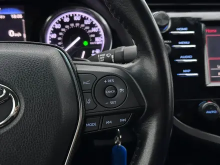 Toyota Camry 2018 года за 8 800 000 тг. в Атырау – фото 14