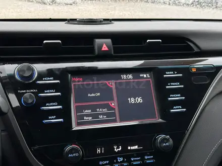 Toyota Camry 2018 года за 8 800 000 тг. в Атырау – фото 16