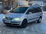 Volkswagen Sharan 2003 года за 2 200 000 тг. в Кокшетау