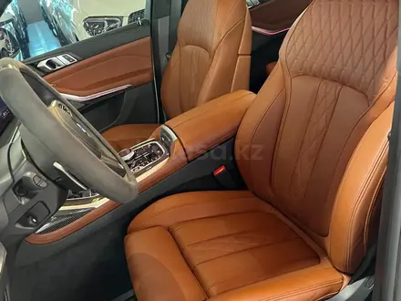 BMW X7 2025 года за 65 000 000 тг. в Астана – фото 3