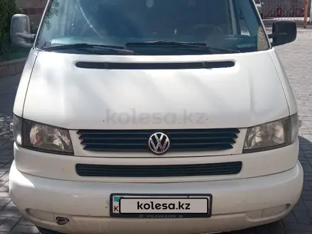 Volkswagen Caravelle 2002 года за 4 500 000 тг. в Алматы