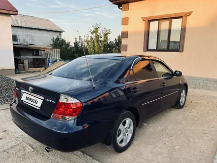 Toyota Camry 2005 года за 5 800 000 тг. в Атырау – фото 9