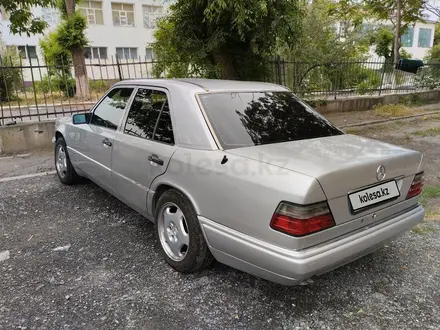 Mercedes-Benz E 280 1994 года за 2 499 999 тг. в Туркестан – фото 4