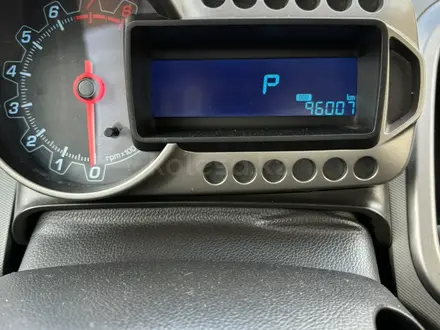 Chevrolet Aveo 2015 года за 5 100 000 тг. в Уральск – фото 9