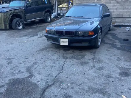 BMW 728 1998 года за 3 700 000 тг. в Алматы