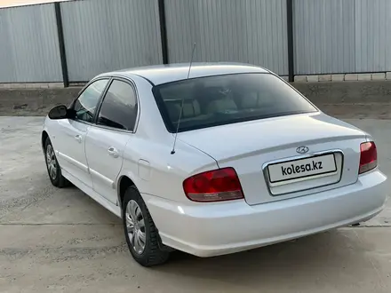 Hyundai Sonata 2003 года за 1 700 000 тг. в Атырау – фото 9