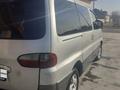 Hyundai Starex 2001 года за 2 000 000 тг. в Туркестан – фото 2