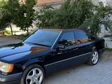Mercedes-Benz E 280 1993 года за 2 450 000 тг. в Актау – фото 2
