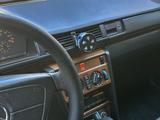 Mercedes-Benz E 280 1993 года за 2 450 000 тг. в Актау – фото 5