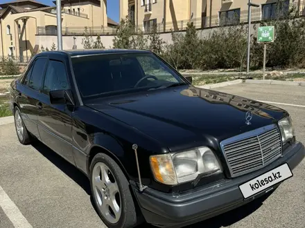 Mercedes-Benz E 280 1993 года за 3 850 000 тг. в Жанаозен