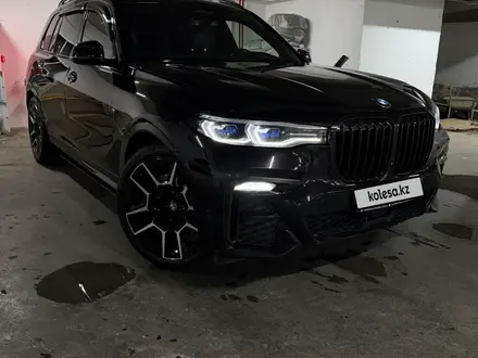 BMW X7 2021 года за 55 000 000 тг. в Астана