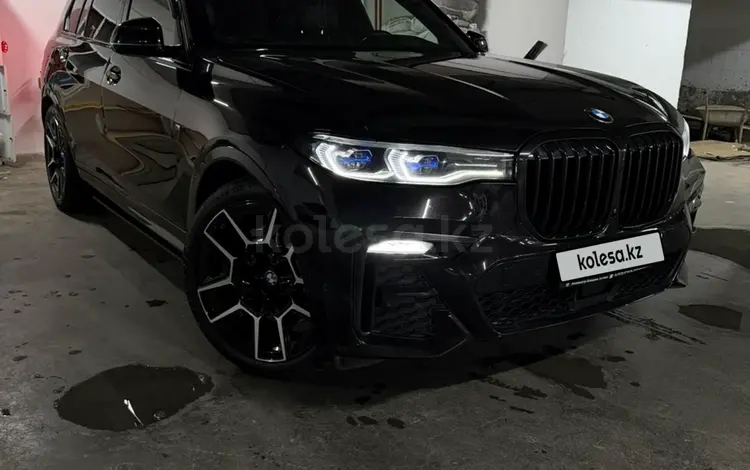 BMW X7 2021 года за 55 000 000 тг. в Астана