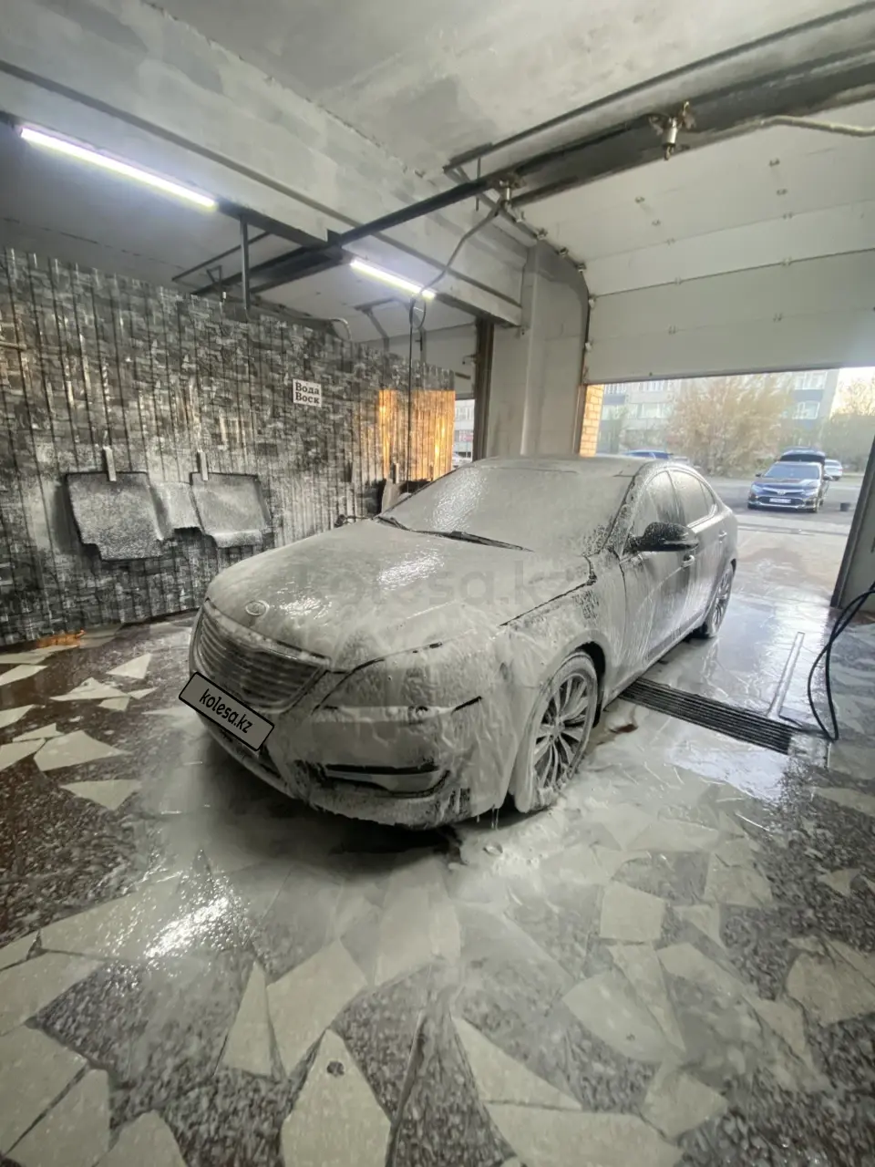 Kia Cadenza, 2012