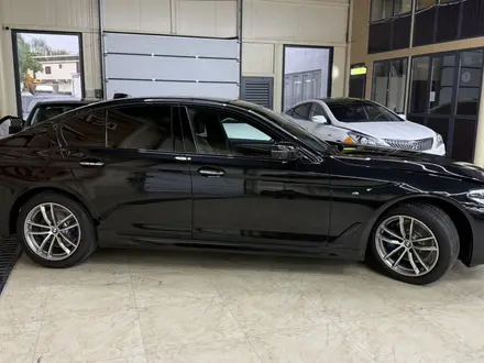 BMW 530 2018 года за 14 500 000 тг. в Шымкент – фото 3