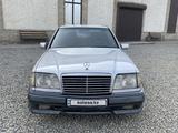 Mercedes-Benz E 200 1993 годаfor1 600 000 тг. в Сатпаев