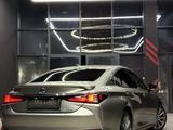 Lexus ES 300h 2021 года за 19 000 000 тг. в Шымкент – фото 4