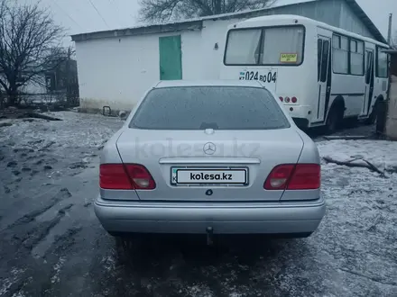 Mercedes-Benz E 240 1998 годаүшін4 000 000 тг. в Актобе – фото 10