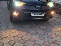 Toyota RAV4 2016 годаүшін12 100 000 тг. в Актобе