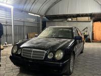 Mercedes-Benz E 320 1995 года за 2 500 000 тг. в Алматы