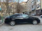 Toyota Camry 2014 года за 6 800 000 тг. в Шымкент – фото 3