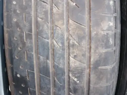 Комплект резины летняя Bridgestone R17 за 65 000 тг. в Темиртау – фото 2