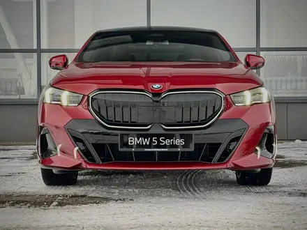 BMW 530 XDrive 2025 года за 54 500 000 тг. в Усть-Каменогорск – фото 2