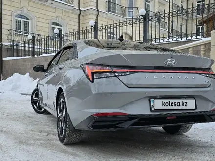 Hyundai Elantra 2022 года за 11 888 000 тг. в Караганда – фото 23