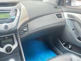 Hyundai Elantra 2013 года за 2 900 000 тг. в Уральск – фото 2