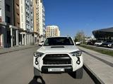 Toyota 4Runner 2016 годаүшін15 700 000 тг. в Астана – фото 3