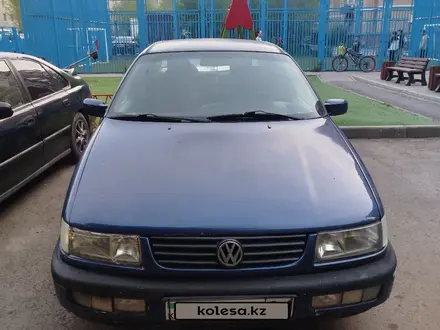 Volkswagen Passat 1995 года за 900 000 тг. в Астана