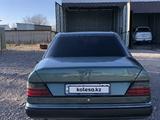 Mercedes-Benz E 220 1993 года за 2 000 000 тг. в Тараз – фото 3