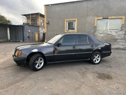 Mercedes-Benz E 280 1993 года за 1 250 000 тг. в Караганда – фото 2