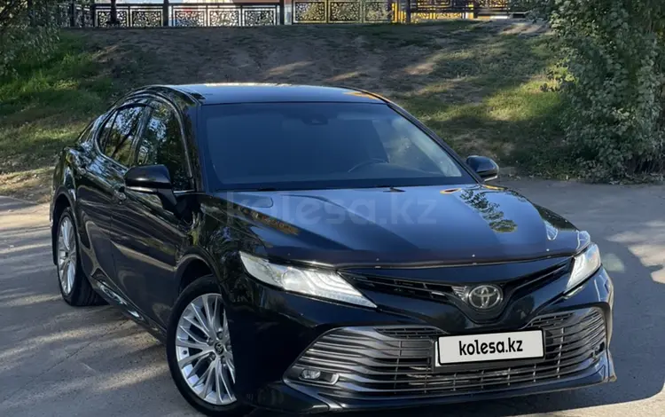 Toyota Camry 2020 года за 13 800 000 тг. в Астана