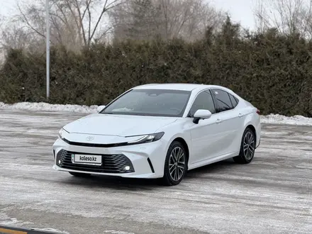 Toyota Camry 2024 года за 23 000 000 тг. в Актобе – фото 4