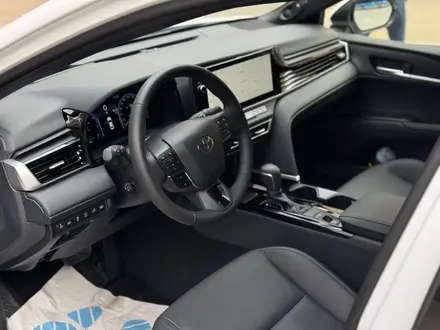 Toyota Camry 2024 года за 23 000 000 тг. в Актобе – фото 15