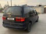 Volkswagen Sharan 1997 года за 1 050 000 тг. в Тараз – фото 3