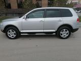 Volkswagen Touareg 2004 года за 6 000 000 тг. в Астана – фото 3