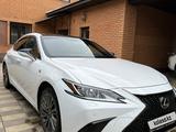 Lexus ES 250 2020 года за 23 000 000 тг. в Алматы