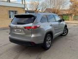 Toyota Highlander 2015 года за 11 100 000 тг. в Актобе – фото 3