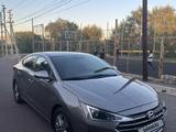 Hyundai Elantra 2019 годаfor7 500 000 тг. в Алматы – фото 2