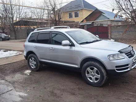 Volkswagen Touareg 2005 года за 3 750 000 тг. в Алматы