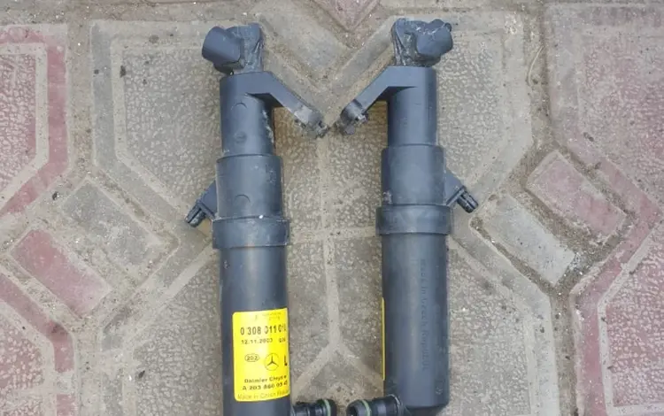 Форсунки омывателя фар на 203 мерседес за 3 000 тг. в Алматы