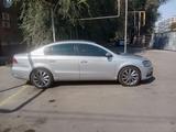 Volkswagen Passat 2012 года за 4 200 000 тг. в Отеген-Батыр – фото 2
