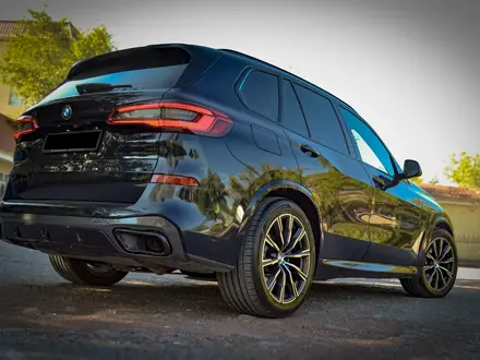 BMW X5 2019 года за 33 900 000 тг. в Алматы – фото 36