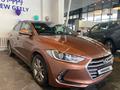 Hyundai Elantra 2018 годаfor7 390 000 тг. в Астана