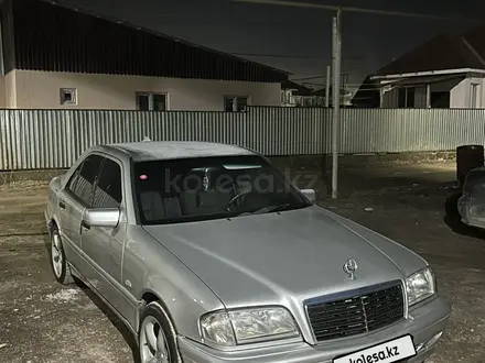 Mercedes-Benz C 240 1998 года за 3 500 000 тг. в Алматы – фото 46