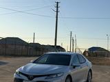 Toyota Camry 2018 года за 13 500 000 тг. в Актау – фото 2