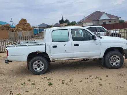 Toyota Hilux 2003 года за 3 000 000 тг. в Атырау – фото 4