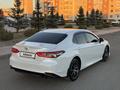 Toyota Camry 2023 года за 17 500 000 тг. в Алматы – фото 11