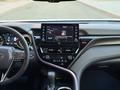 Toyota Camry 2023 года за 17 500 000 тг. в Алматы – фото 27